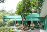 Cán bộ, viên chức Nhà xuất bản Công Thương dâng hương tưởng niệm Chủ tịch Hồ Chí Minh