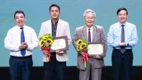 ‘Khúc ca người làm báo’, ‘Trên đường mực cháy’, ‘Lời Bác dặn’ giành giải nhất sáng tác về nghề báo