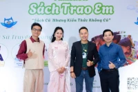 'Sách trao em' xây thư viện, đưa tập sách đến tay học sinh miền núi