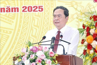 Chủ tịch Quốc hội: Chính quyền phải chủ động đến với dân chứ không đợi dân đi đến chính quyền
