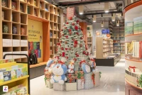 Độc đáo cây thông baby three, cây thông sách ngày Giáng sinh ở TP.HCM