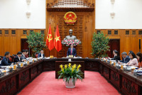 Thủ tướng: Bảo đảm tiếp cận bình đẳng các dịch vụ tài chính ngân hàng, không để ai bị bỏ lại phía sau