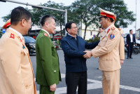 Thủ tướng kiểm tra, động viên các lực lượng công an ứng trực dịp Tết