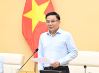 Bộ trưởng Lê Mạnh Hùng làm việc với Cục Quản lý và Phát triển thị trường trong nước