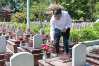 Thủ tướng Lê Minh Hưng tưởng niệm các anh hùng liệt sĩ tại các 'địa chỉ đỏ' ở Quảng Trị