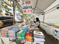 Vạch trần 'ma trận' sách lậu đội lốt hội chợ sách cũ