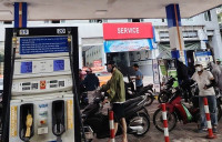 Dùng xăng E10 vài ngày, người dân nói tiết kiệm hơn, xe chạy tốt