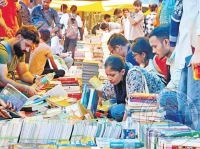 Khu chợ sách cuối tuần độc đáo ở Delhi, Ấn Độ