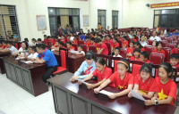 “Giữ lửa” tình yêu ví, giặm từ những buổi sinh hoạt hè trên quê Bác