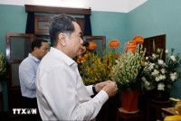 Chủ tịch Quốc hội Trần Thanh Mẫn dâng hương tưởng nhớ Chủ tịch Hồ Chí Minh dịp 2/9