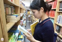 Sách chủ đề lịch sử, văn học kinh điển bán chạy tháng 8