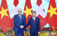 Thủ tướng Lê Minh Hưng hội kiến Tổng thống Thụy Sĩ Guy Parmelin