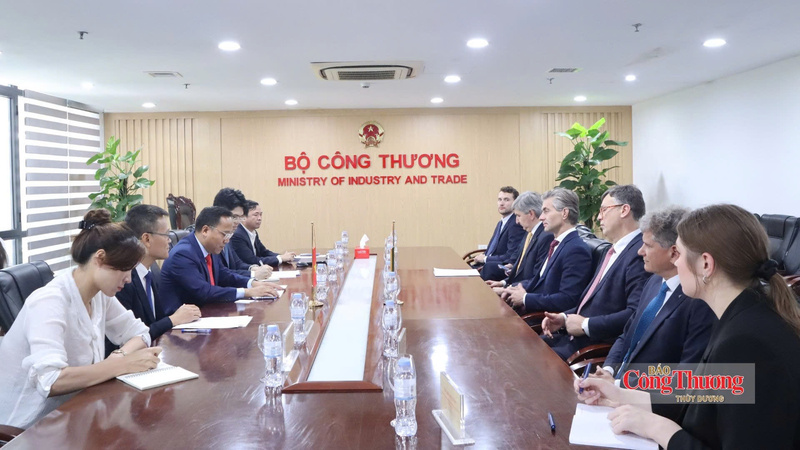 Thứ trưởng Nguyễn Hoàng Long tiếp Bộ trưởng Bộ Ngoại giao Litva
