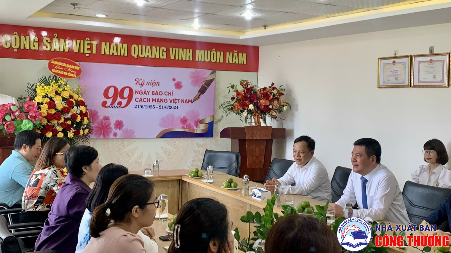 Bộ trưởng Nguyễn Hồng Diên thăm đơn vị báo chí xuất bản nhân ngày 21/6/2024