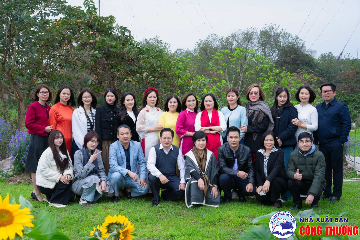 Hoạt động chụp ảnh nhân ngày quốc tế phụ nữ 8/3/2025