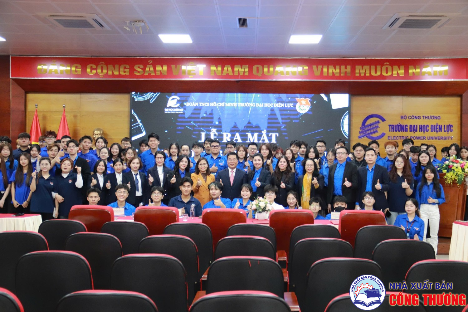 Nhà Xuất bản Công Thương tham gia lễ ra mắt câu lạc bộ sách và tri thức EPU tại trường Đại học Điện lực