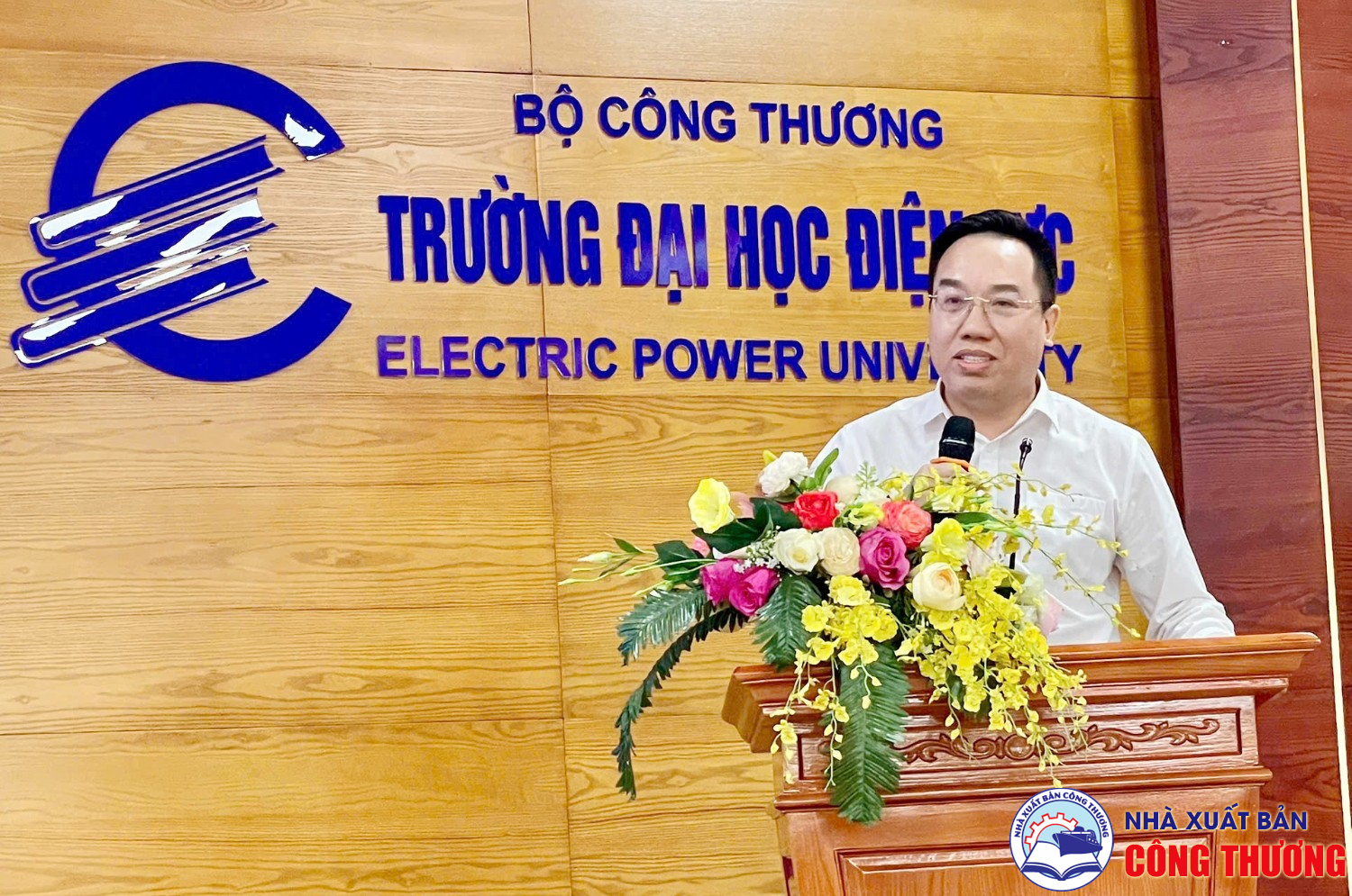 Ong-Nguyen-Nguyen-chia-se-tai-su-kien.jpg
