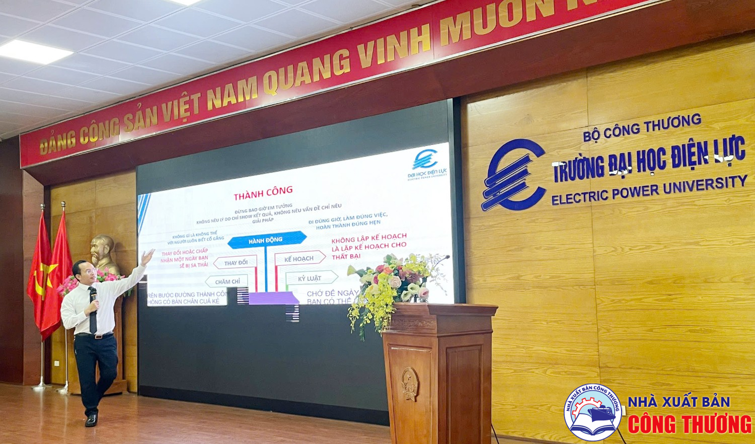 Talkshow: Upgrade Sự nghiệp 4.0 ngày 14/08/2025, phối hợp cùng Trường ĐH Điện lực và Sài Gòn Book