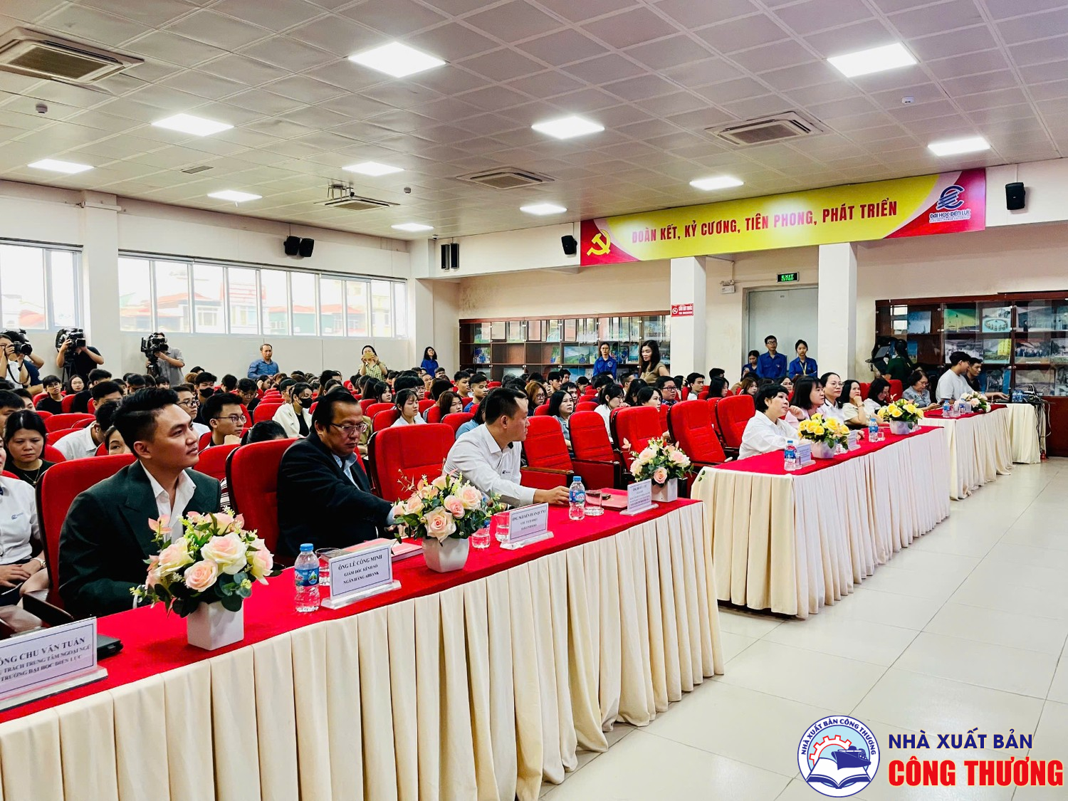Talkshow: Upgrade Sự nghiệp 4.0 ngày 14/08/2025, phối hợp cùng Trường ĐH Điện lực và Sài Gòn Book