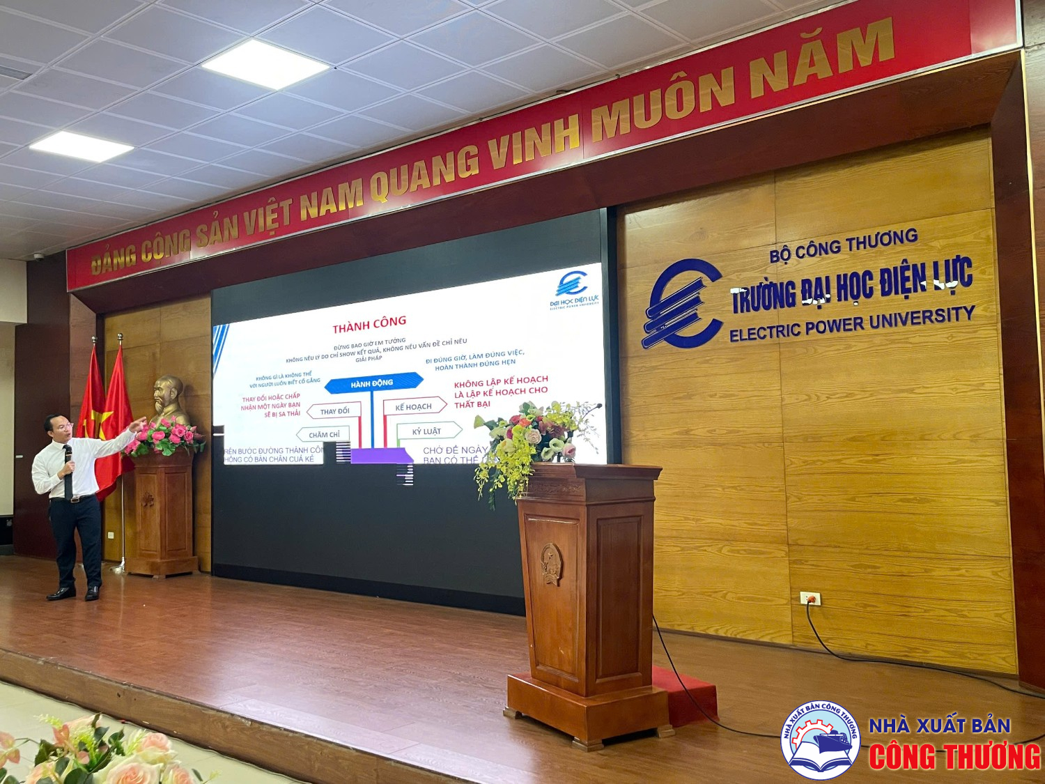 Talkshow: Upgrade Sự nghiệp 4.0 ngày 14/08/2025, phối hợp cùng Trường ĐH Điện lực và Sài Gòn Book