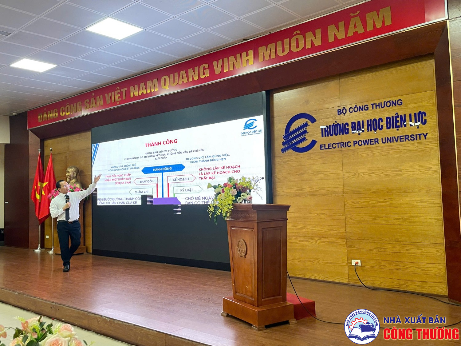 Talkshow: Upgrade Sự nghiệp 4.0 ngày 14/08/2025, phối hợp cùng Trường ĐH Điện lực và Sài Gòn Book