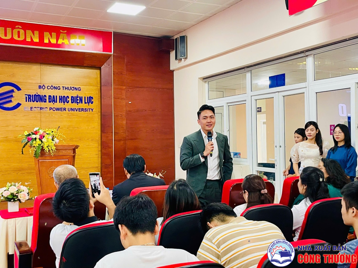 Talkshow: Upgrade Sự nghiệp 4.0 ngày 14/08/2025, phối hợp cùng Trường ĐH Điện lực và Sài Gòn Book
