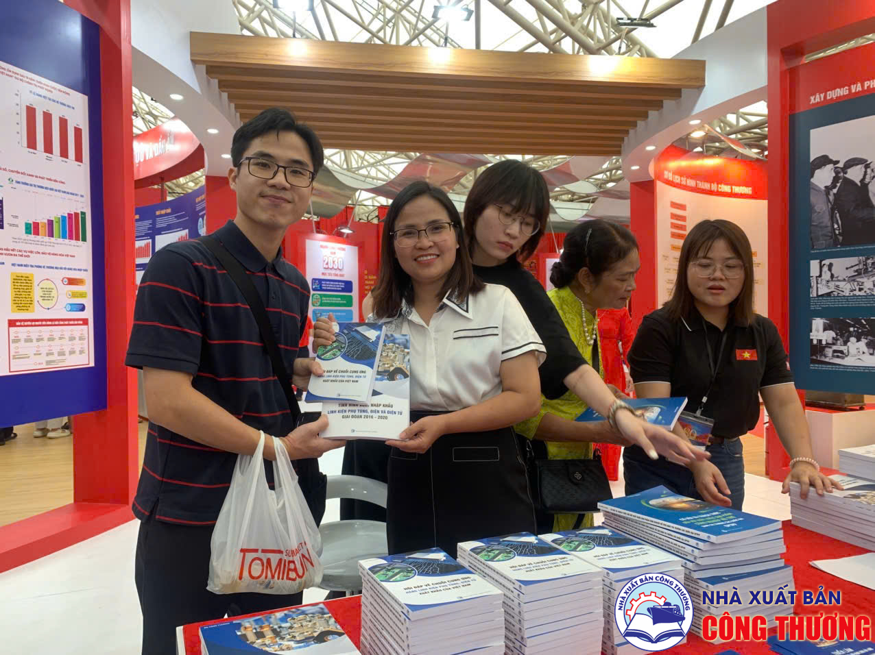 Nhà Xuất bản Công Thương tham gia Triển lãm "80 năm Hành trình Độc lập - Tự do - Hạnh phúc" tại Trung tâm Triển lãm Quốc gia, Đông Anh, Hà Nội