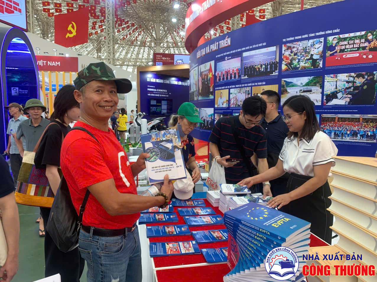 Nhà Xuất bản Công Thương tham gia Triển lãm "80 năm Hành trình Độc lập - Tự do - Hạnh phúc" tại Trung tâm Triển lãm Quốc gia, Đông Anh, Hà Nội