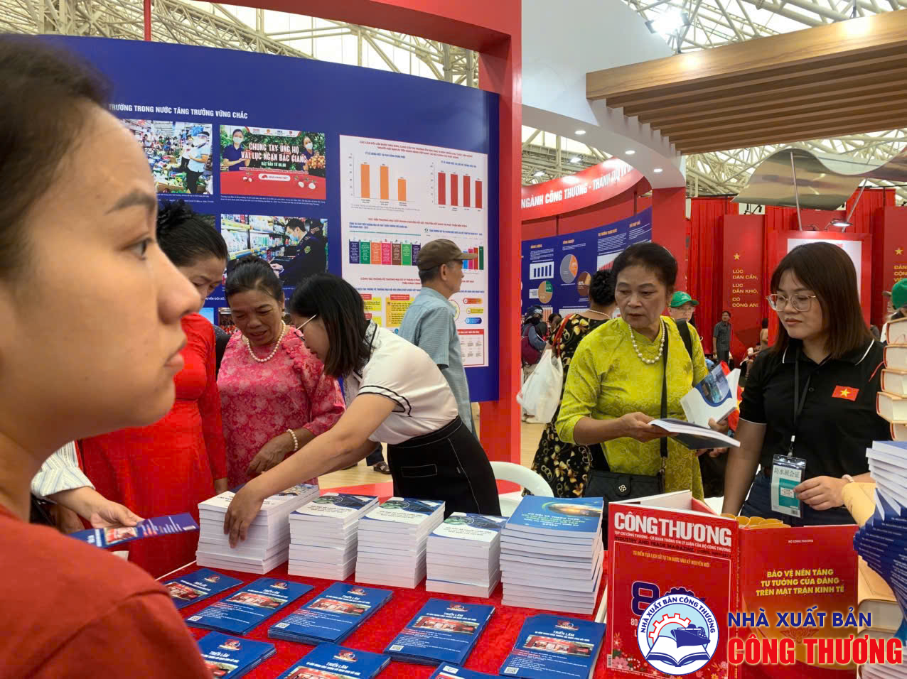 Nhà Xuất bản Công Thương tham gia Triển lãm "80 năm Hành trình Độc lập - Tự do - Hạnh phúc" tại Trung tâm Triển lãm Quốc gia, Đông Anh, Hà Nội