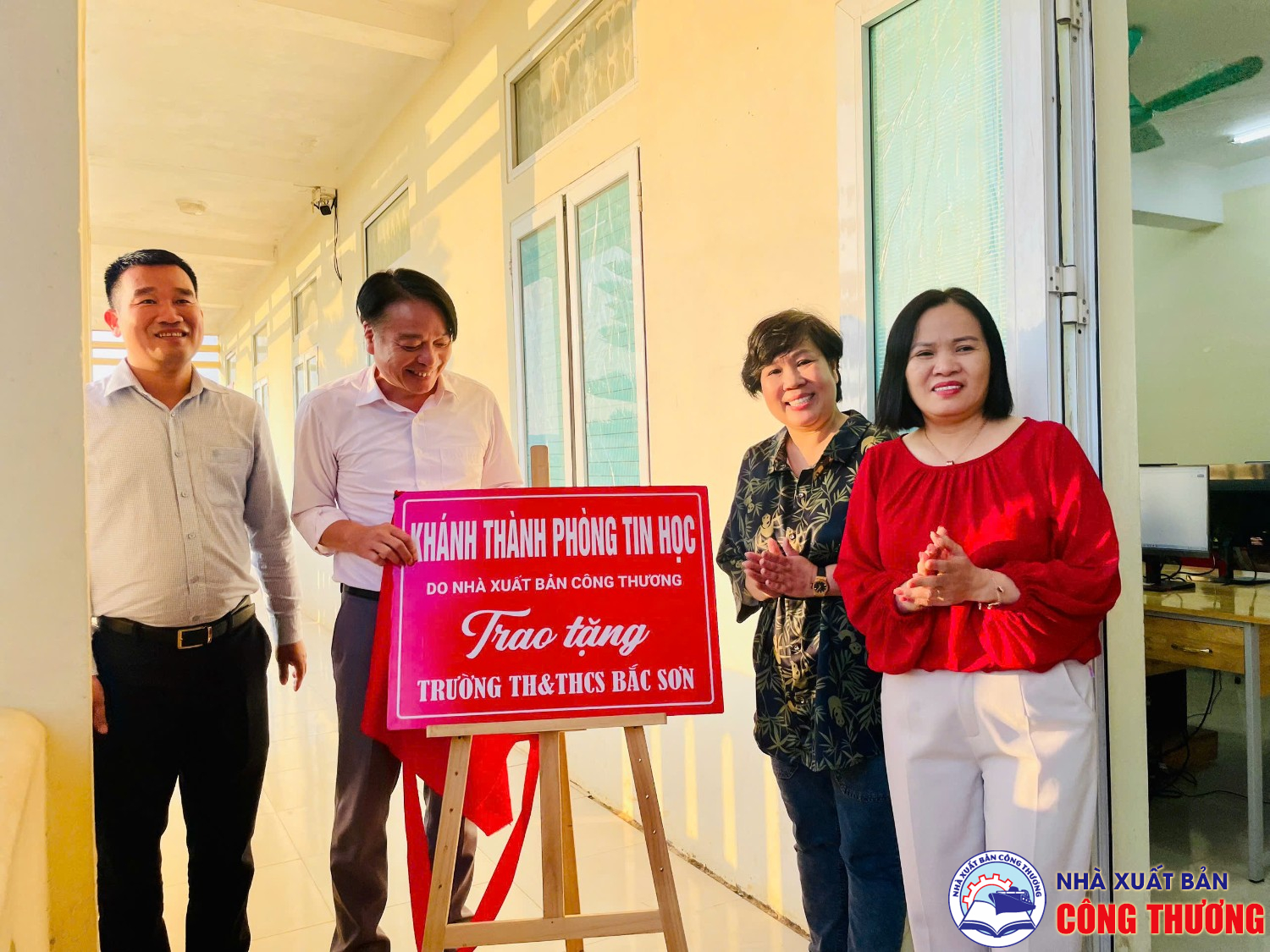 Nhà xuất bản Công thương tổ chức chương trình thiện nguyện tại Phú Thọ