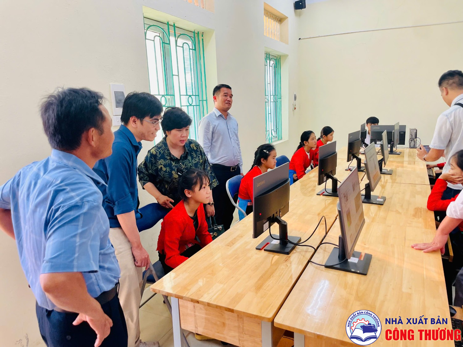 Nhà xuất bản Công thương tổ chức chương trình thiện nguyện tại Phú Thọ