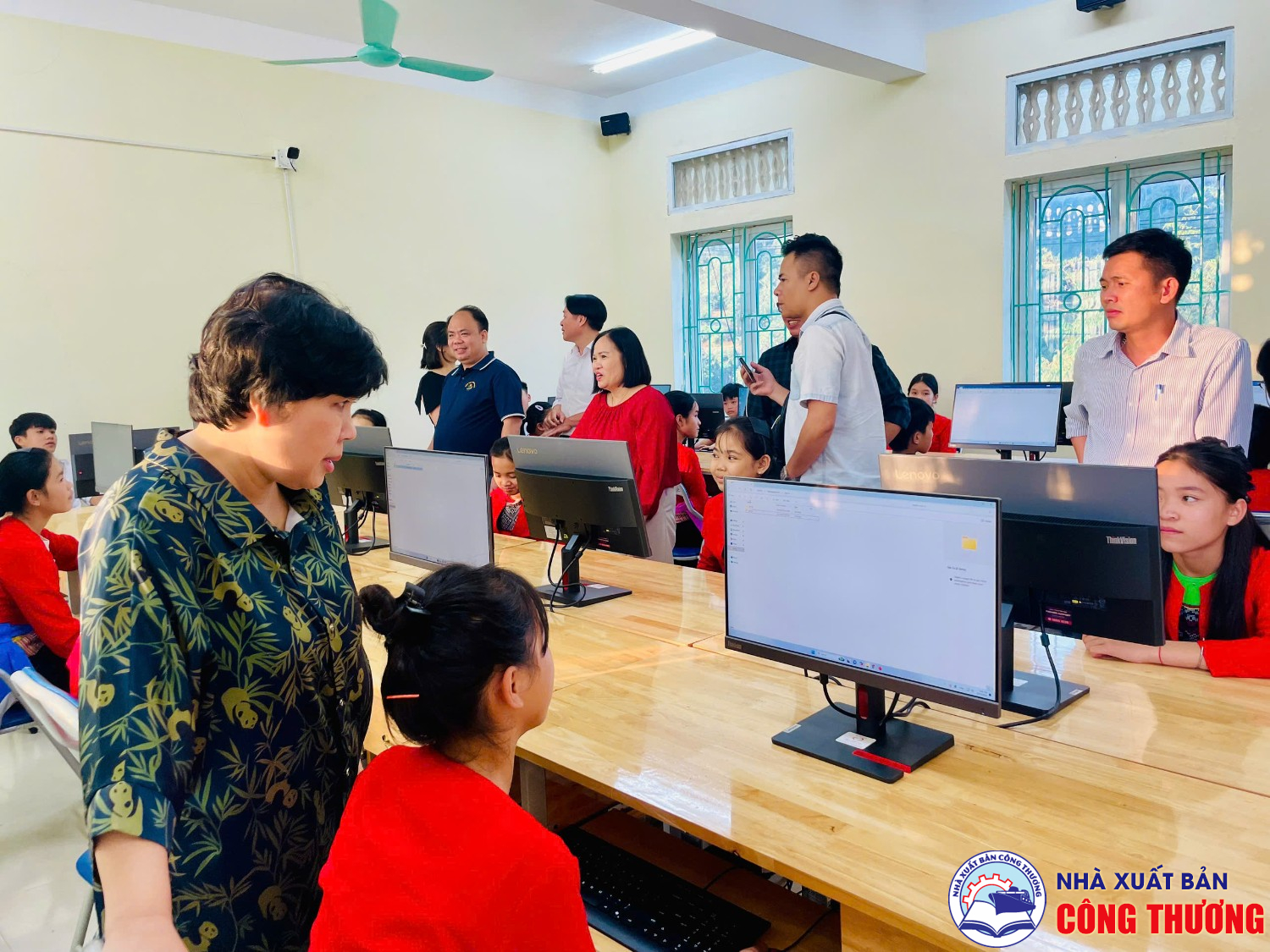 Nhà xuất bản Công thương tổ chức chương trình thiện nguyện tại Phú Thọ
