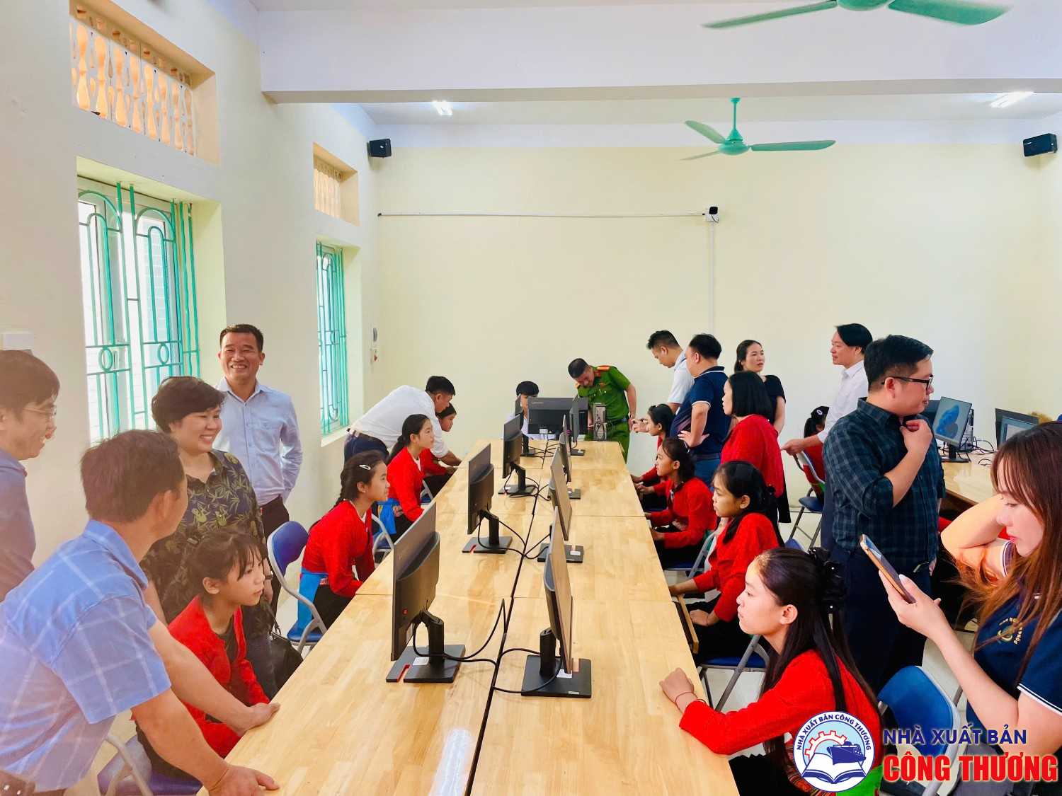 Nhà xuất bản Công thương tổ chức chương trình thiện nguyện tại Phú Thọ