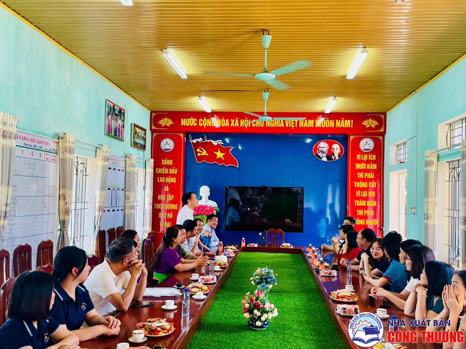 Nhà xuất bản Công thương tổ chức chương trình thiện nguyện tại Phú Thọ