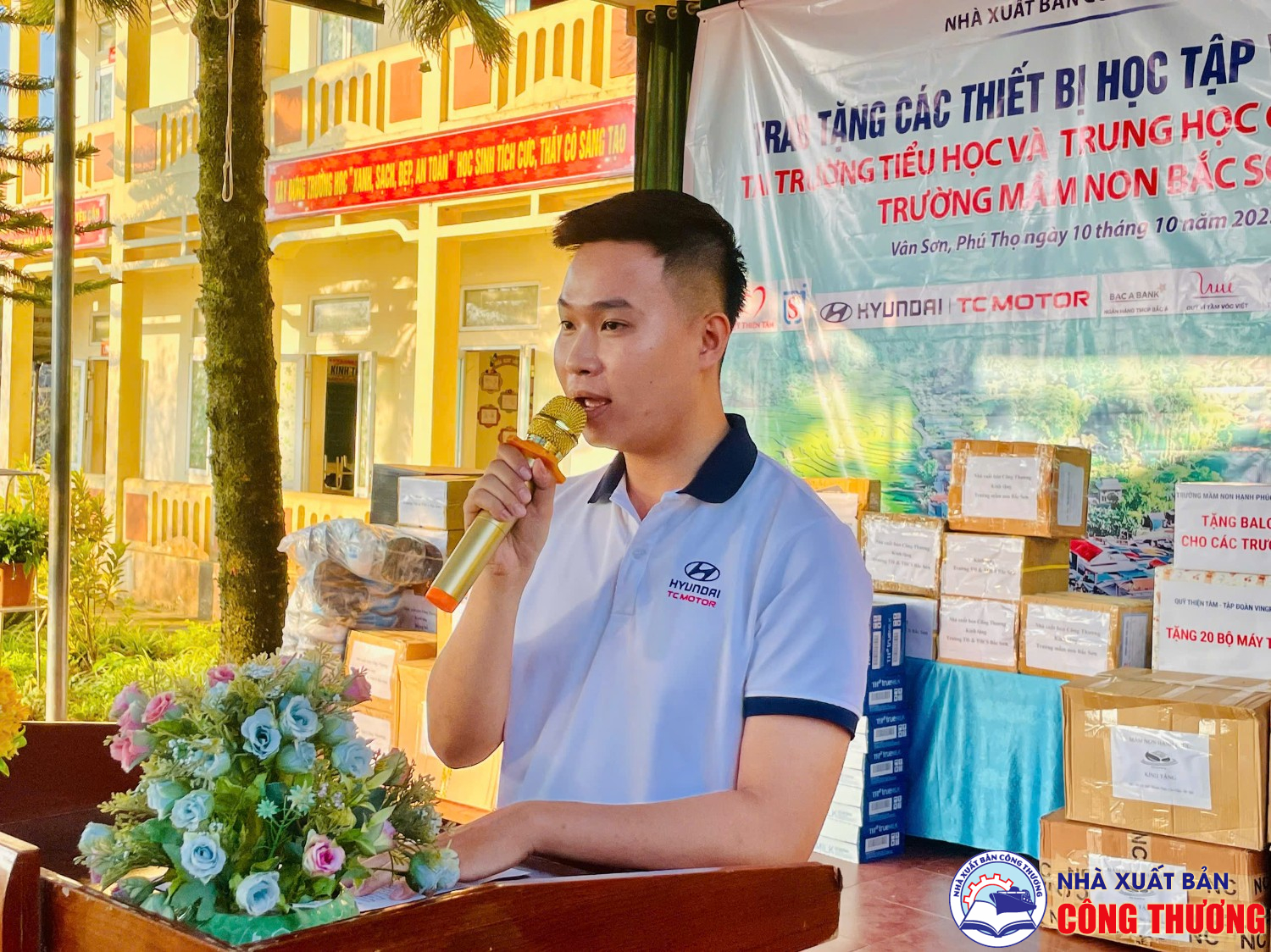 Nhà xuất bản Công thương tổ chức chương trình thiện nguyện tại Phú Thọ