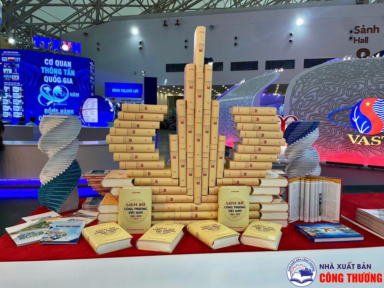 Nhà Xuất bản Công Thương tham gia Triển lãm "80 năm Hành trình Độc lập - Tự do - Hạnh phúc" tại Trung tâm Triển lãm Quốc gia, Đông Anh, Hà Nội