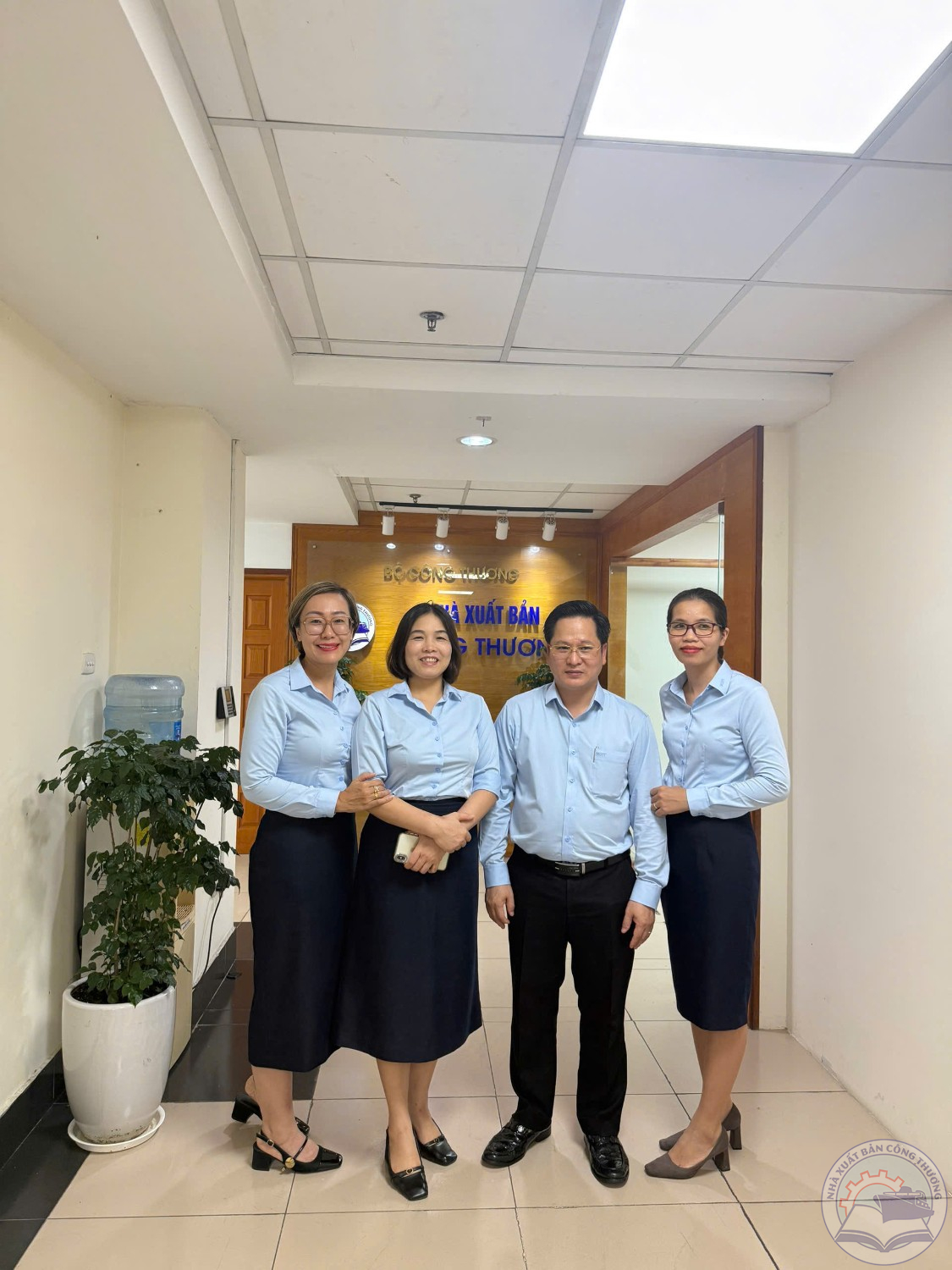 Kỷ niệm 17 năm thành lập NXB Công Thương và du lịch Vân Đồn - Quảng Ninh tháng 8 năm 2026