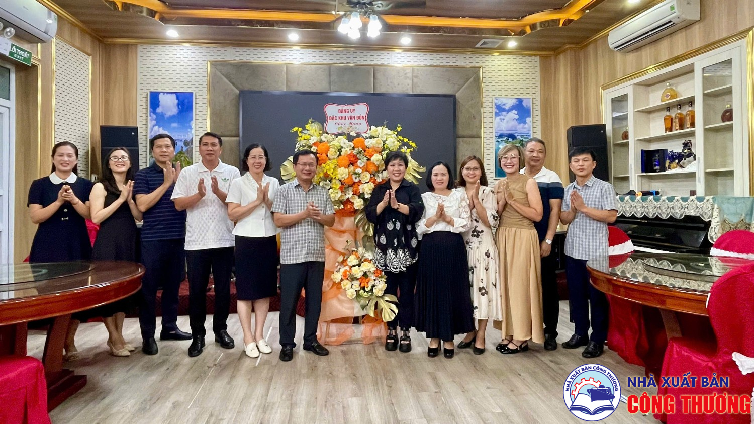 Kỷ niệm 17 năm thành lập NXB Công Thương và du lịch Vân Đồn - Quảng Ninh tháng 8 năm 2026