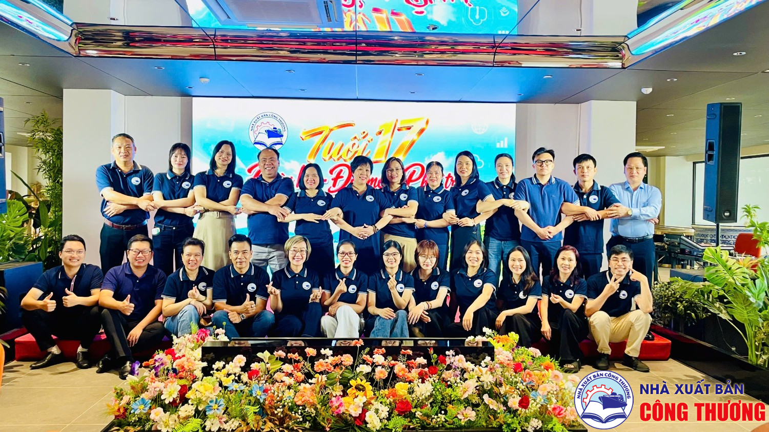 Kỷ niệm 17 năm thành lập NXB Công Thương và du lịch Vân Đồn - Quảng Ninh tháng 8 năm 2026