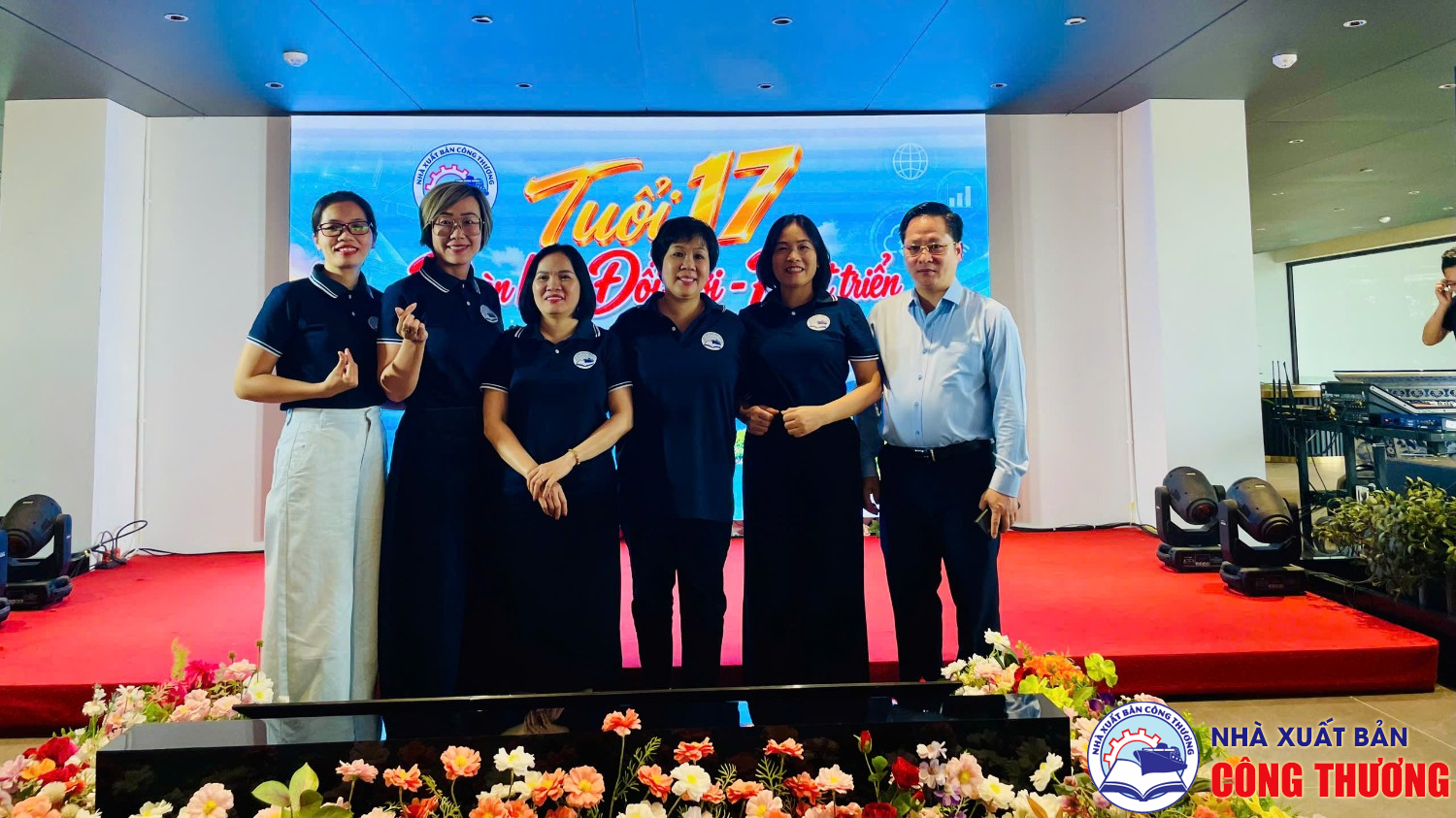 Kỷ niệm 17 năm thành lập NXB Công Thương và du lịch Vân Đồn - Quảng Ninh tháng 8 năm 2026